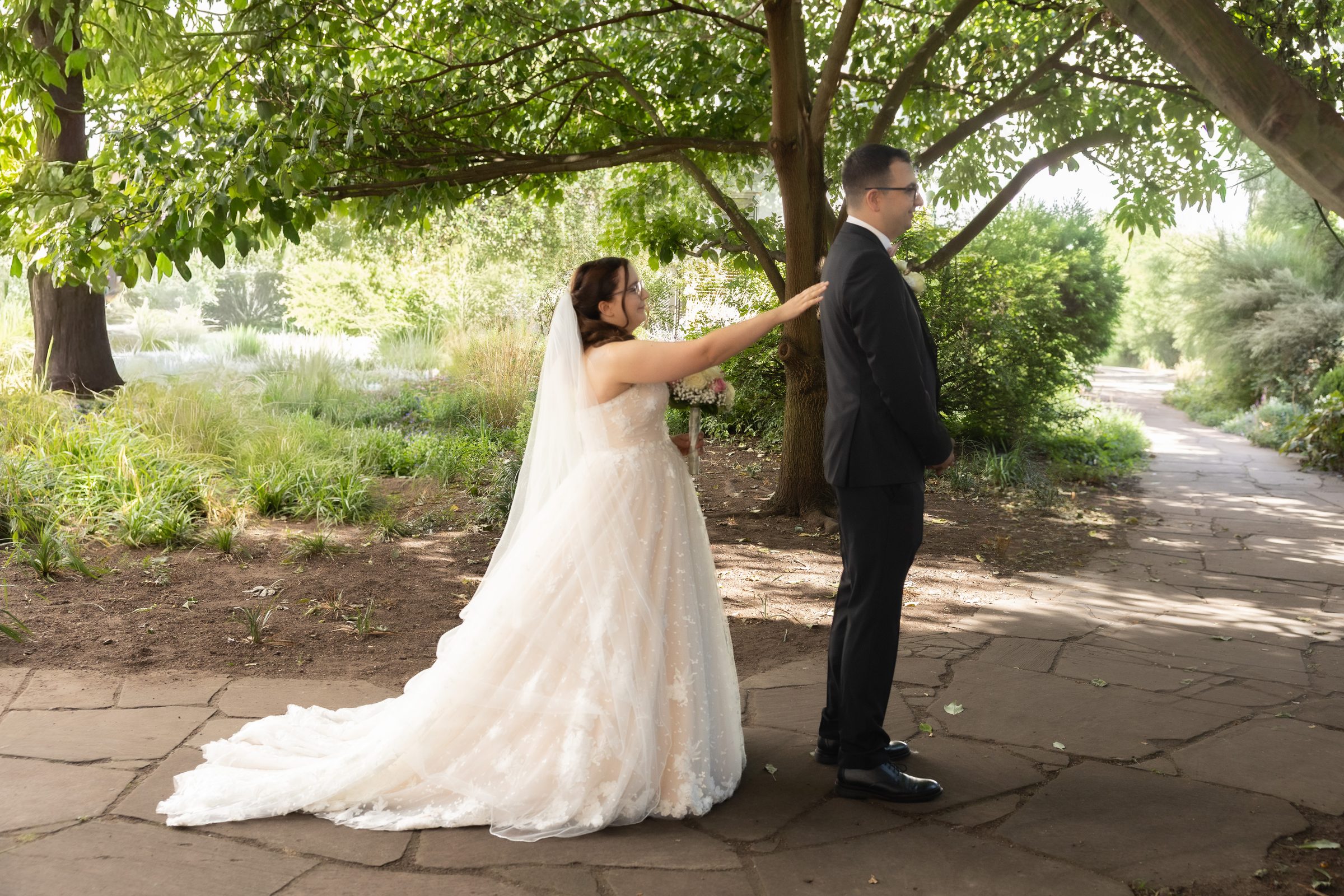 First Look von Jacqueline & Fabian am Hochzeitstag in Worms