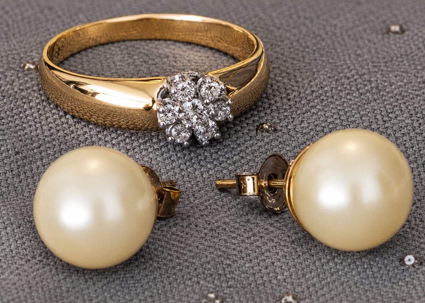 Vivi und Max — Detail 01 (Schmuck)